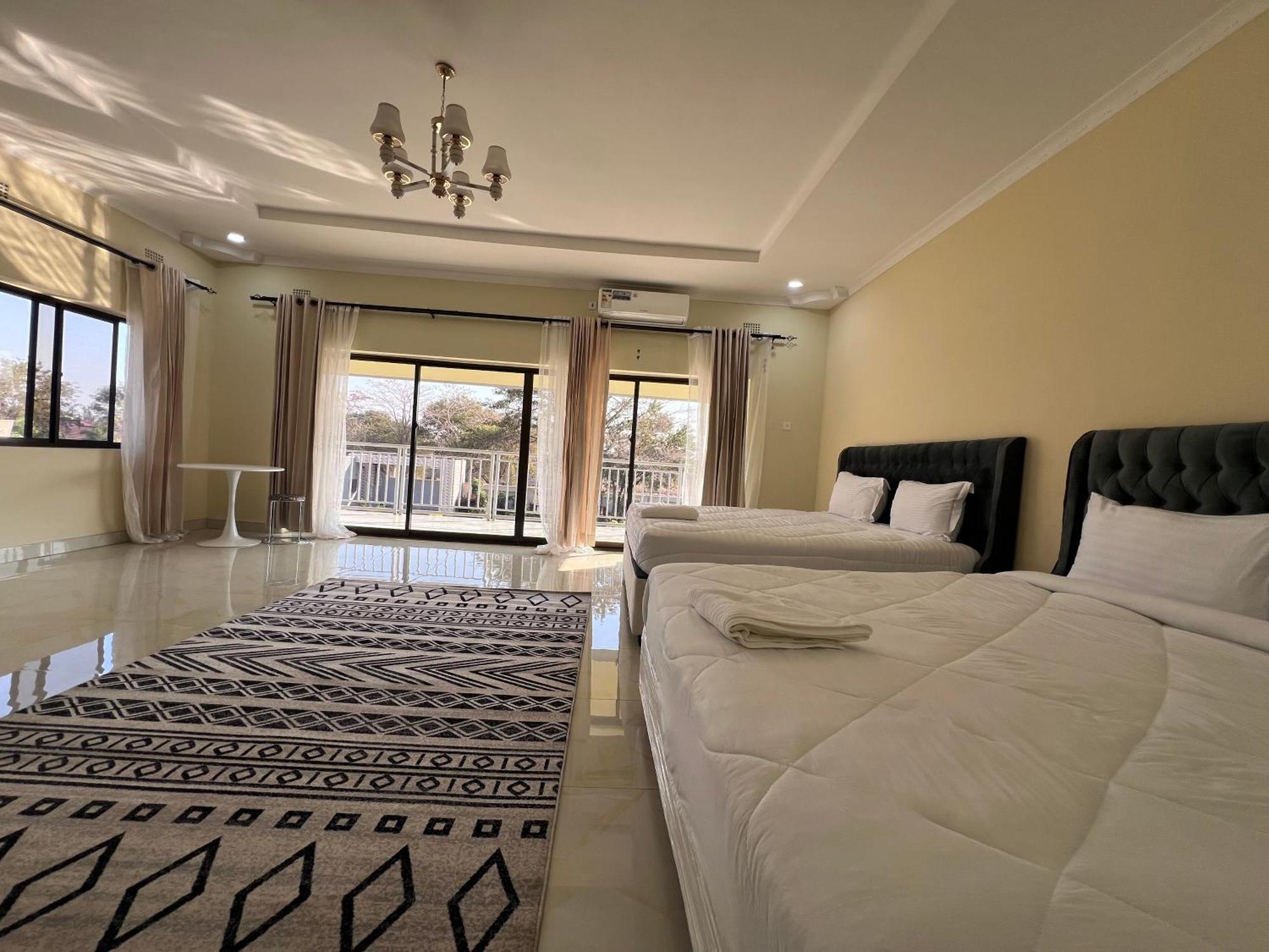 Kasbek Lodge And Tours Лусака Екстериор снимка