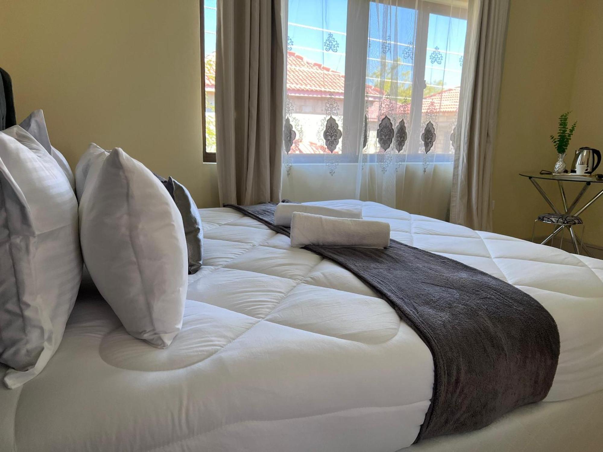 Kasbek Lodge And Tours Лусака Екстериор снимка